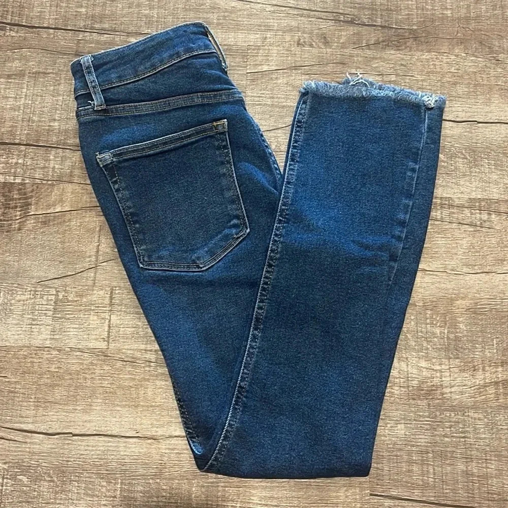 We The Free - High Rise Skinny Jeans - Size 27 - Frayed Hem - Gently Used